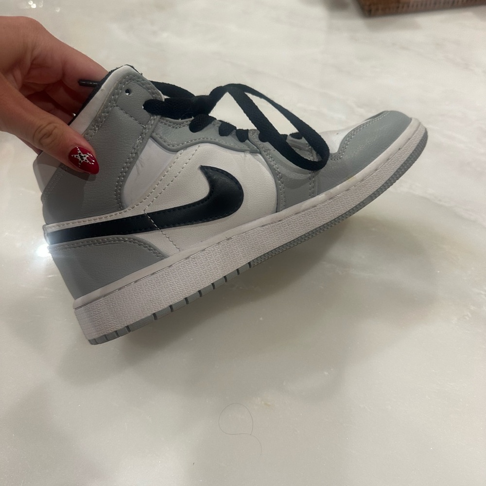 Jordan Women's Sneakers - White, Gray, and Black - Picture 2 of 2